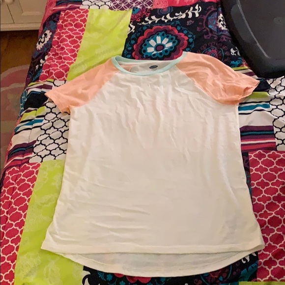 Old navy t shirt - Picture 1 of 2